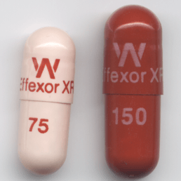 "EffexorXR 75and150mg" 作者：Parhamr - 自己的工作. 通过 Wikimedia Commons 在公共领域获得许可 - HTTPS://commons.wikimedia.org/wiki/File:EffexorXR_75and150mg.png#mediaviewer/File:EffexorXR_75and150mg.png